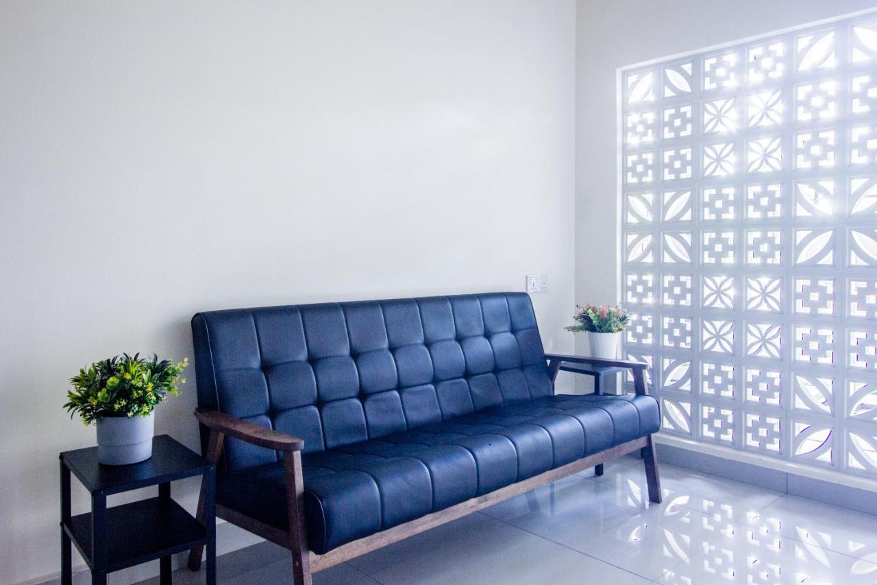 Explore 5Br Gardenhouse Retreats Butterworth Extérieur photo