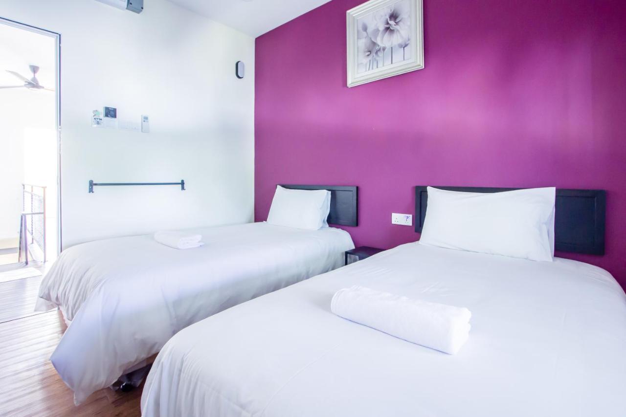Explore 5Br Gardenhouse Retreats Butterworth Extérieur photo