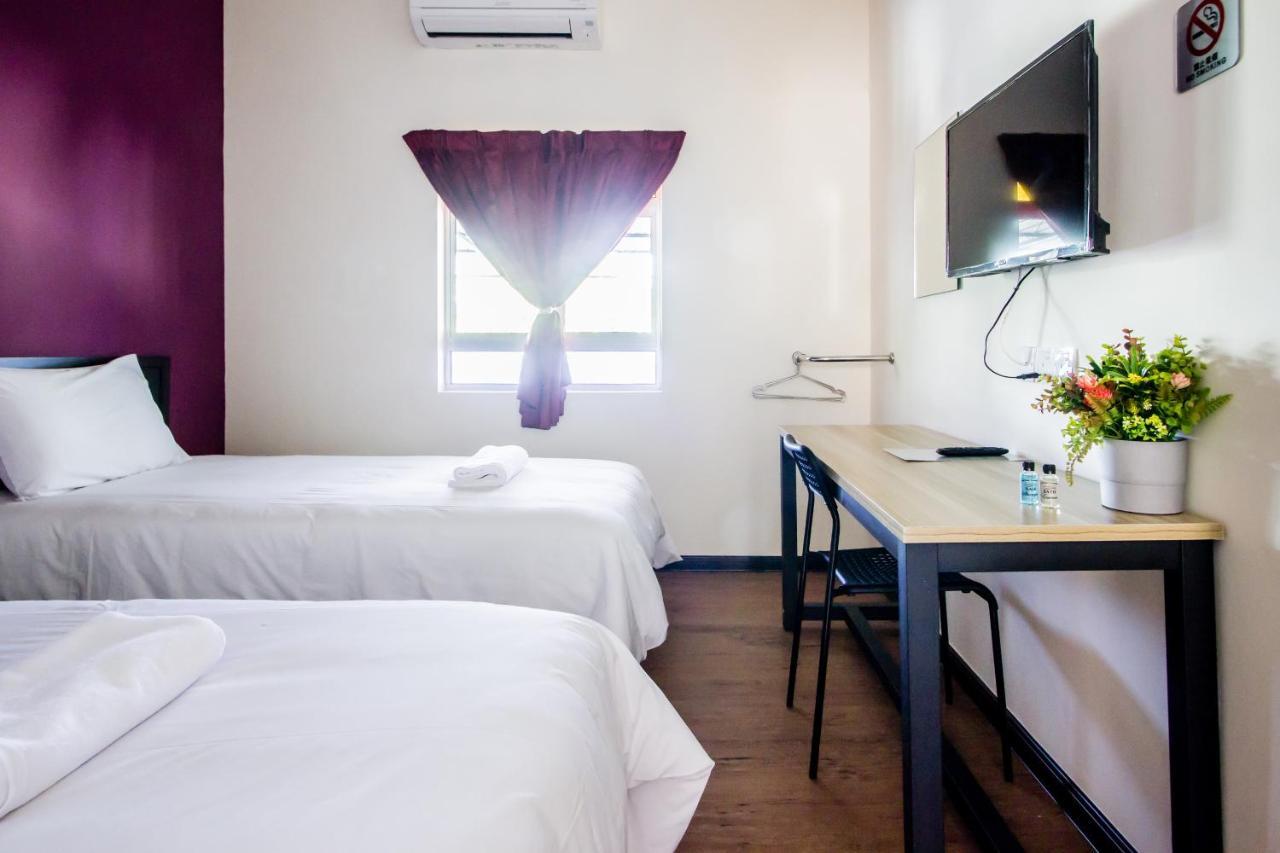 Explore 5Br Gardenhouse Retreats Butterworth Extérieur photo